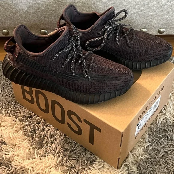 Black Yeezy boost 350 - Picture 2 of 5